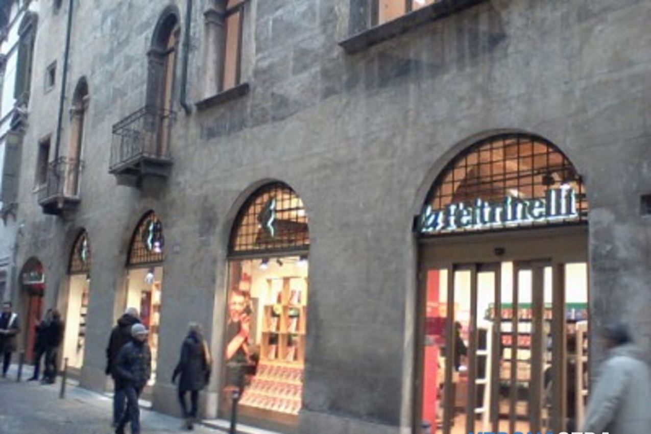 Libreria la Feltrinelli di Verona, Via IV spade